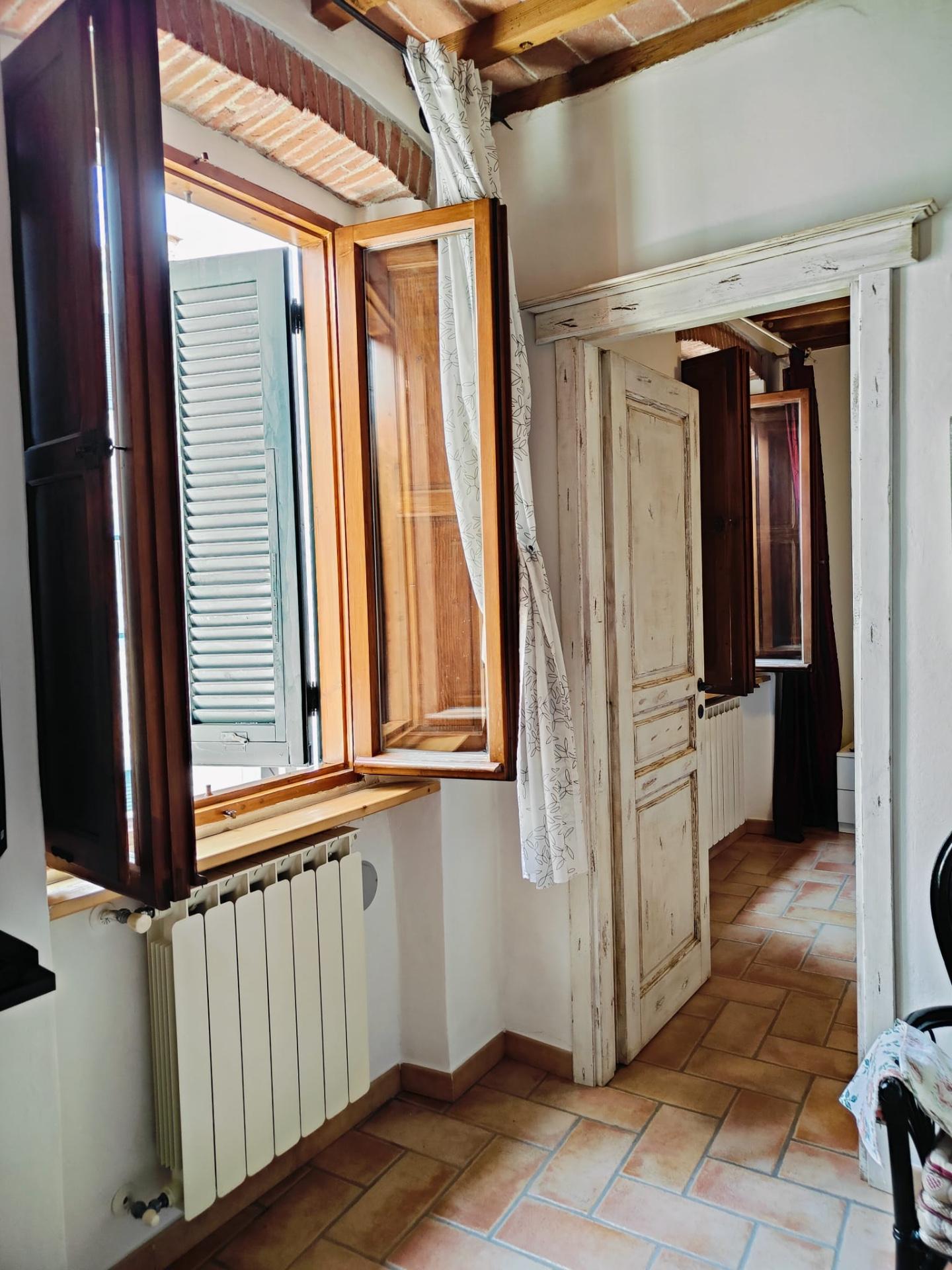 Immagine 14 di Appartamento in vendita  a Livorno