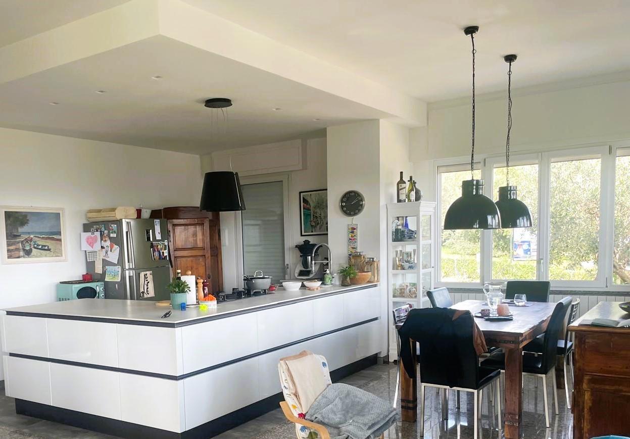 Immagine 12 di Villa in vendita  a Rosignano Marittimo