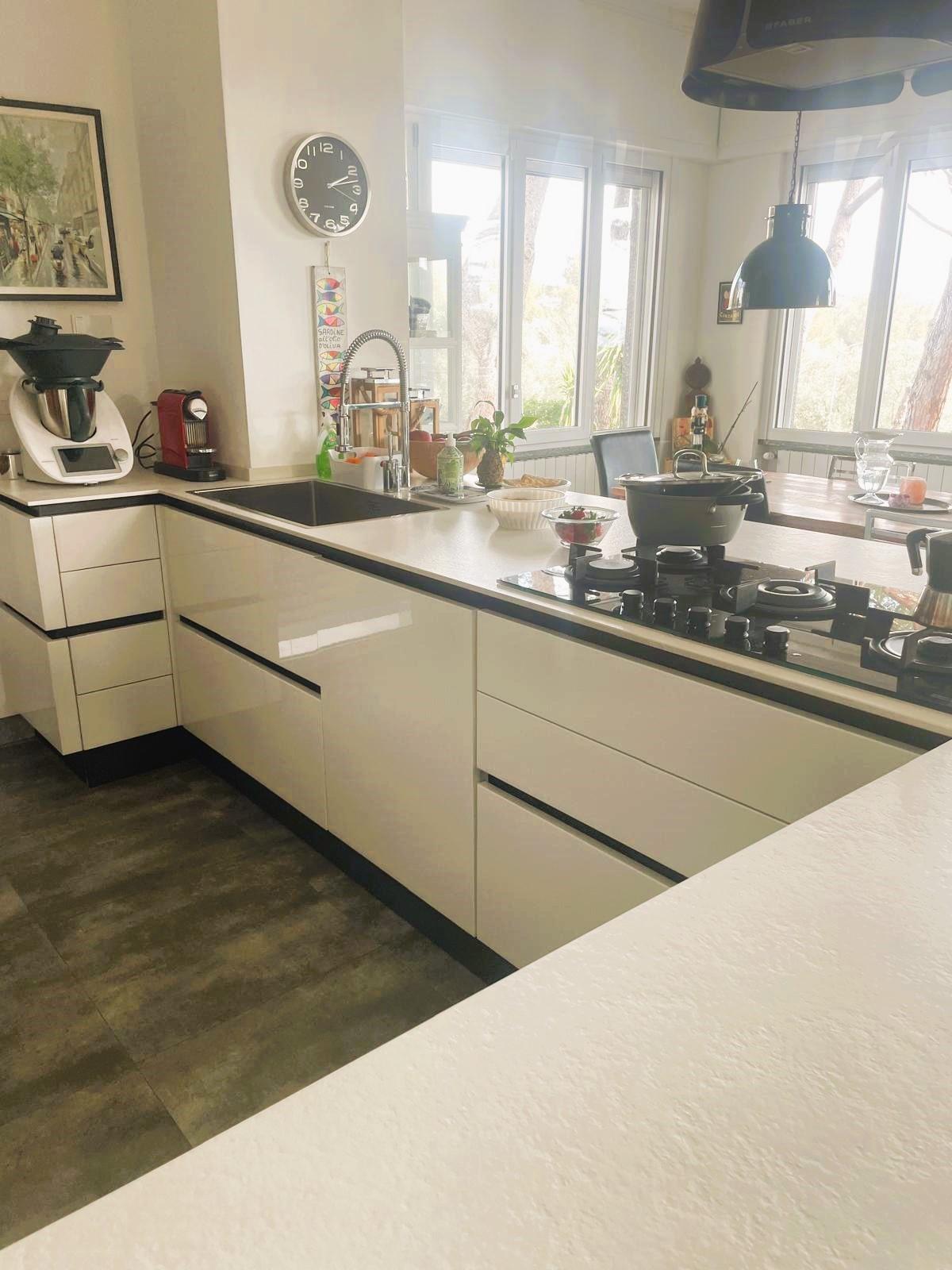 Immagine 11 di Villa in vendita  a Rosignano Marittimo