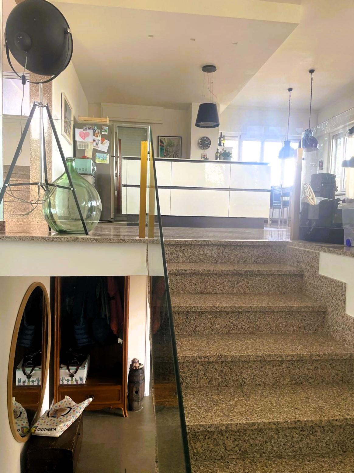 Immagine 10 di Villa in vendita  a Rosignano Marittimo