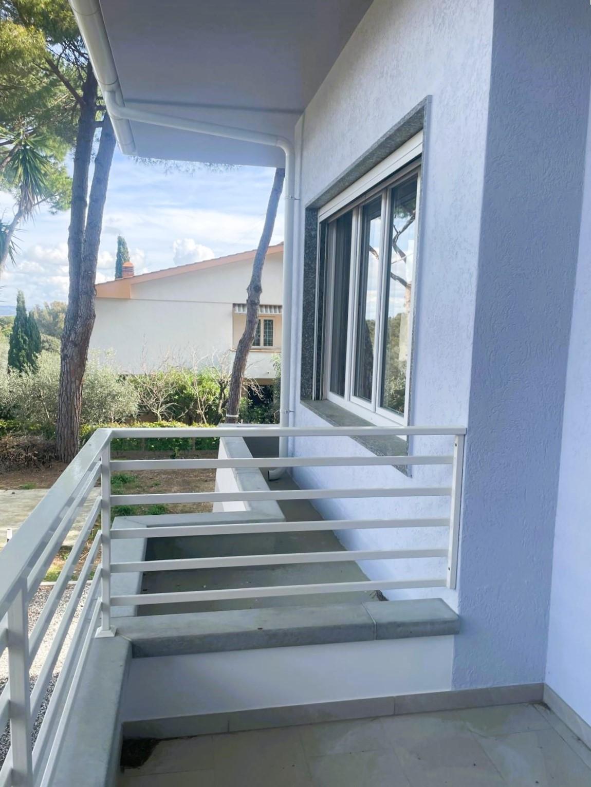 Immagine 13 di Villa in vendita  a Rosignano Marittimo