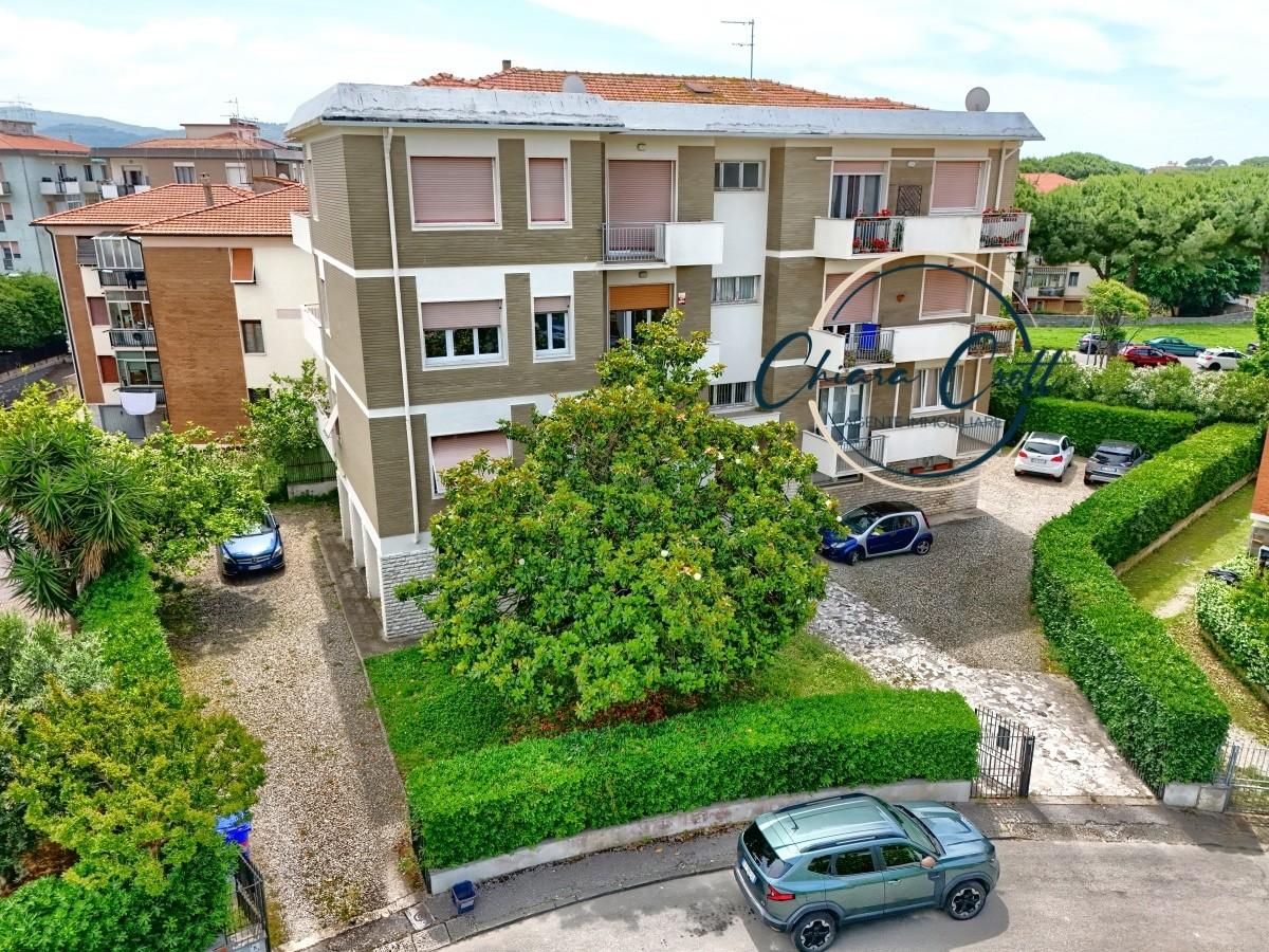 Immagine 3 di Appartamento in vendita  a Livorno