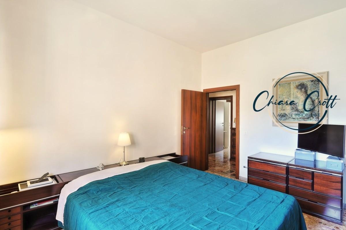 Immagine 15 di Appartamento in vendita  a Livorno