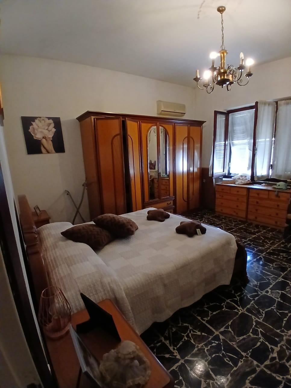 Immagine 6 di Porzione di casa in vendita  a Massa