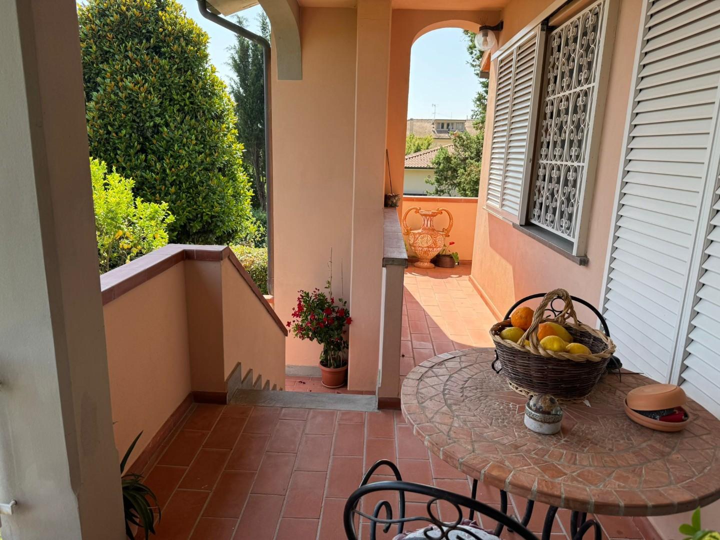 Immagine 2 di Casa bifamiliare in vendita  a San Giuliano Terme