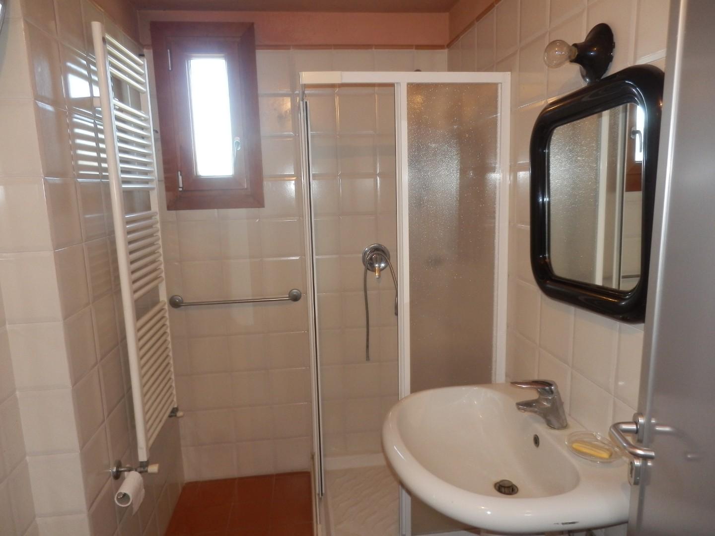 Immagine 12 di Villa in affitto  a San Giuliano Terme