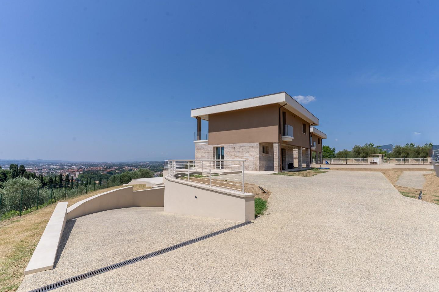 Immagine 39 di Villa in vendita  a Montelupo Fiorentino