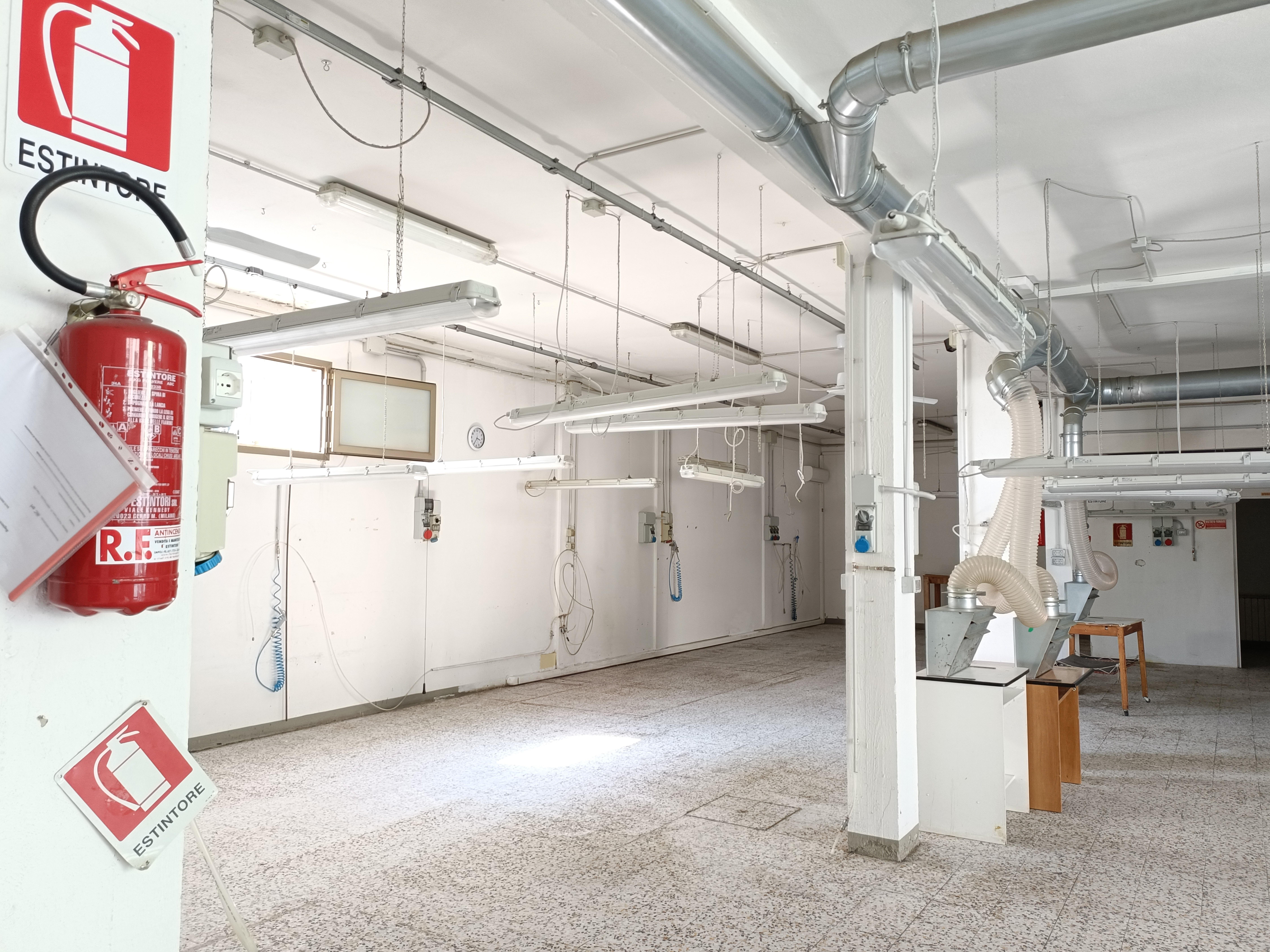 Immagine 4 di Attività artigianale in affitto  a Vinci