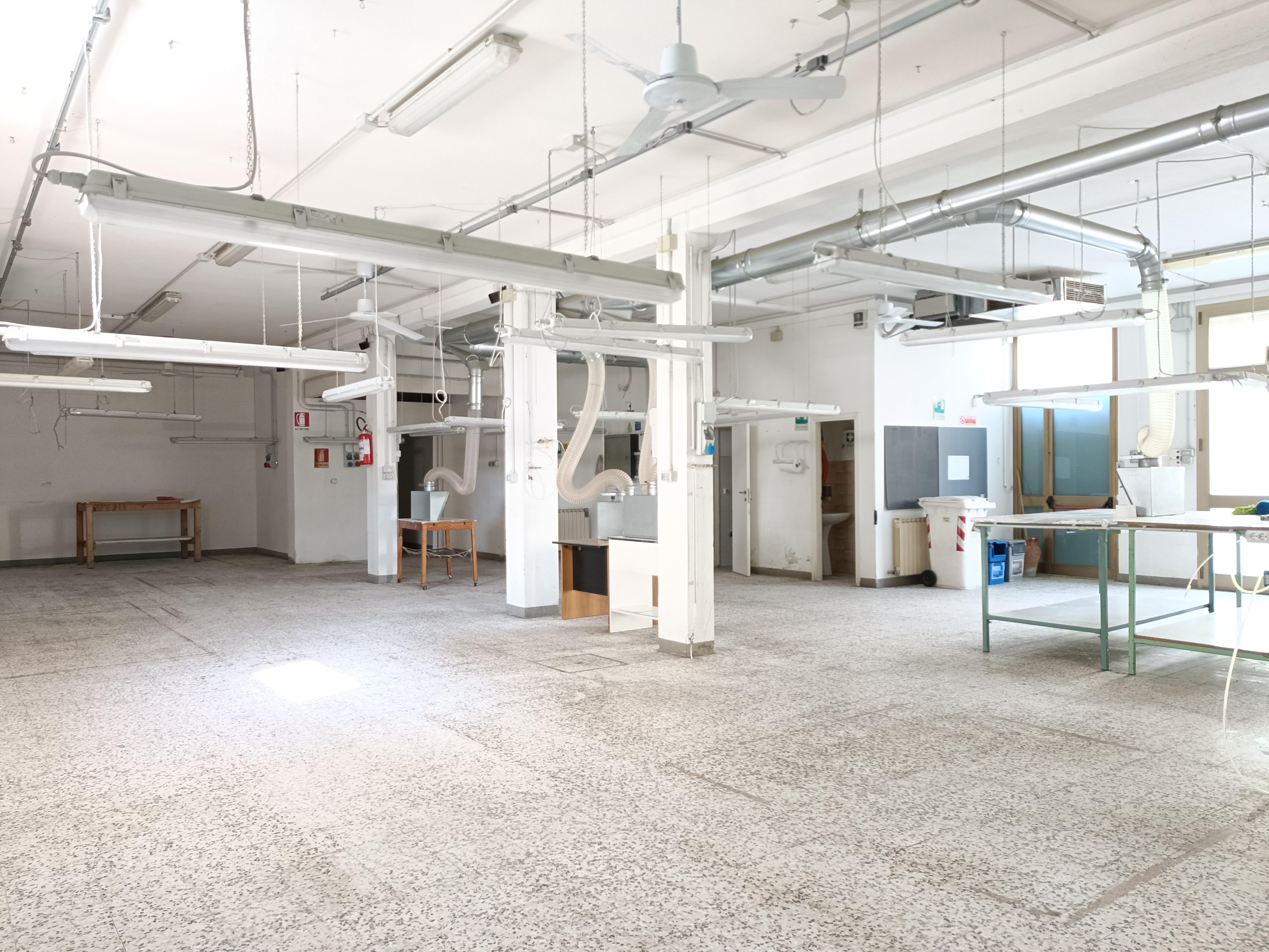 Immagine 8 di Attività artigianale in affitto  a Vinci