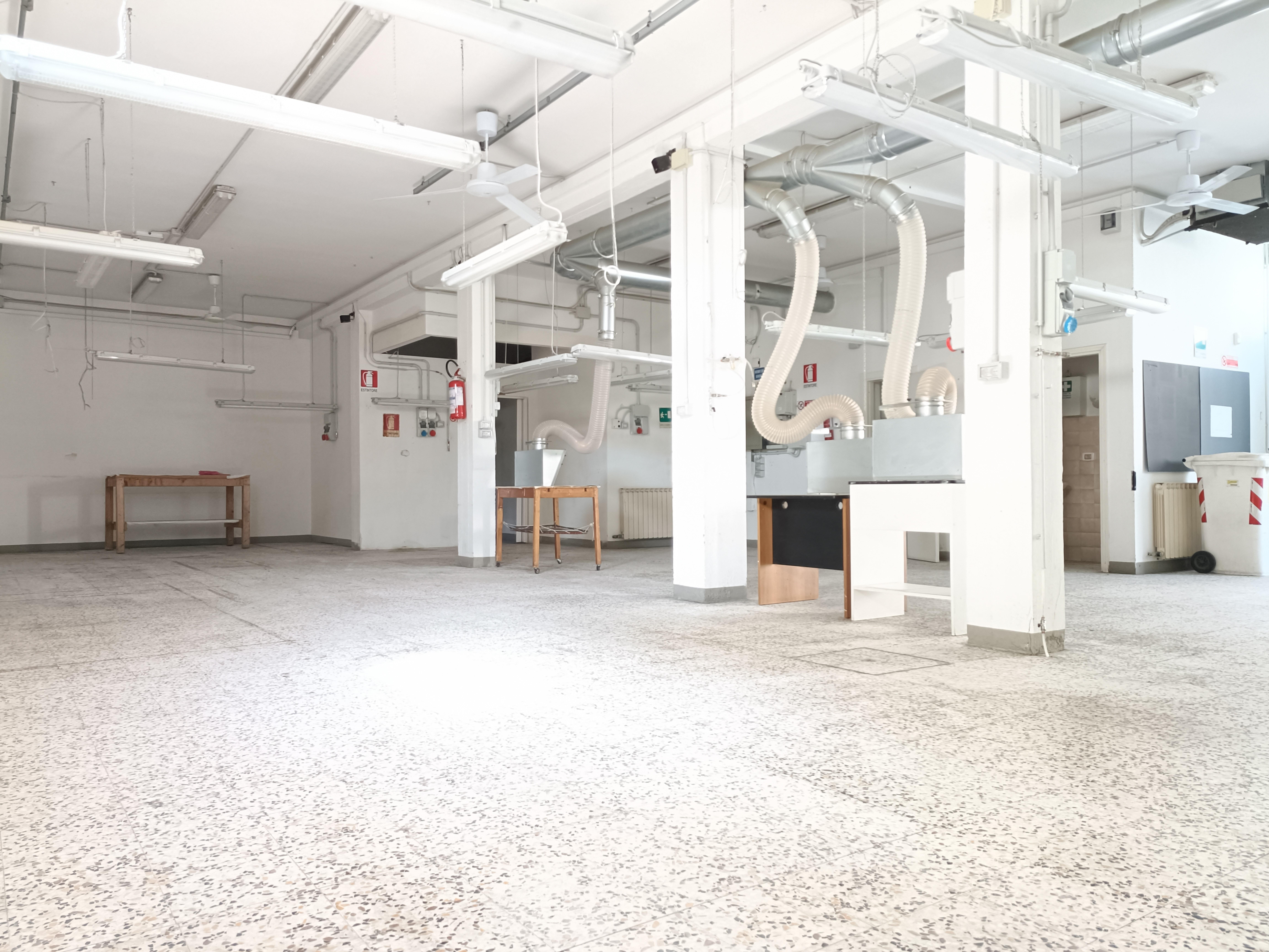 Immagine 9 di Attività artigianale in affitto  a Vinci