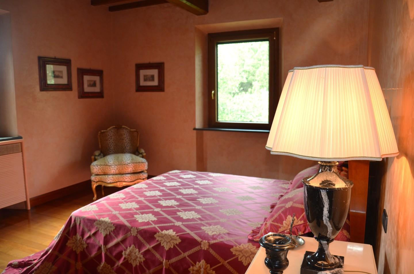 Immagine 23 di Rustico / casale in vendita  a Lucca