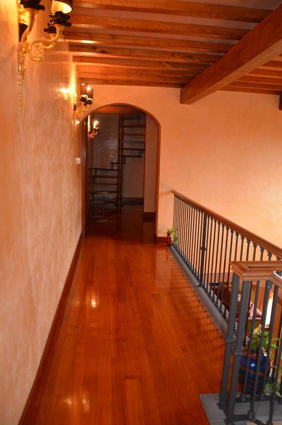 Immagine 21 di Rustico / casale in vendita  a Lucca