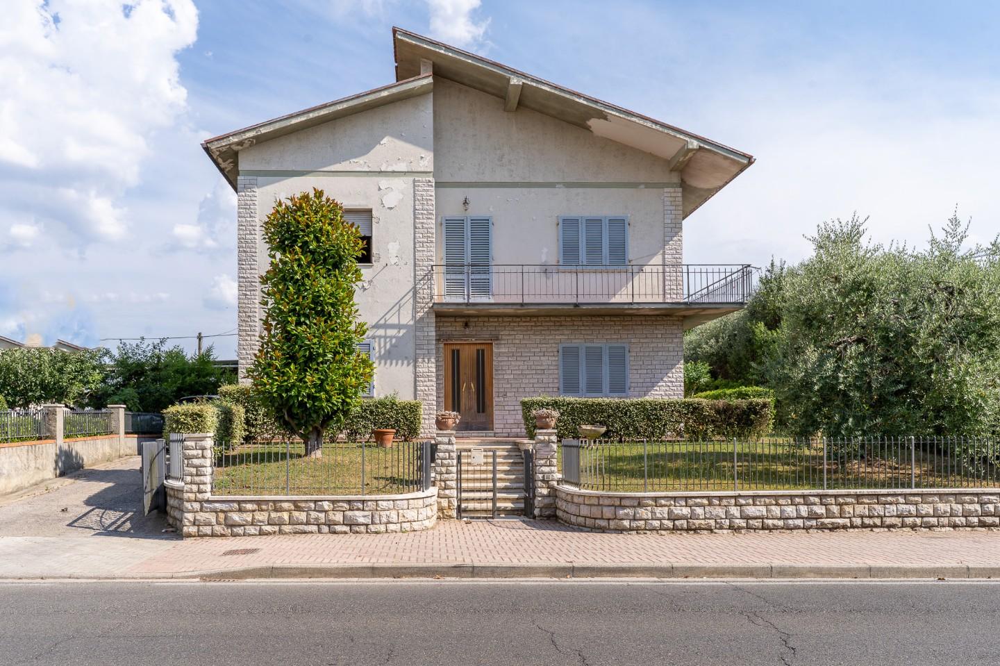 Immagine 1 di Casa bifamiliare in vendita  a Cerreto Guidi