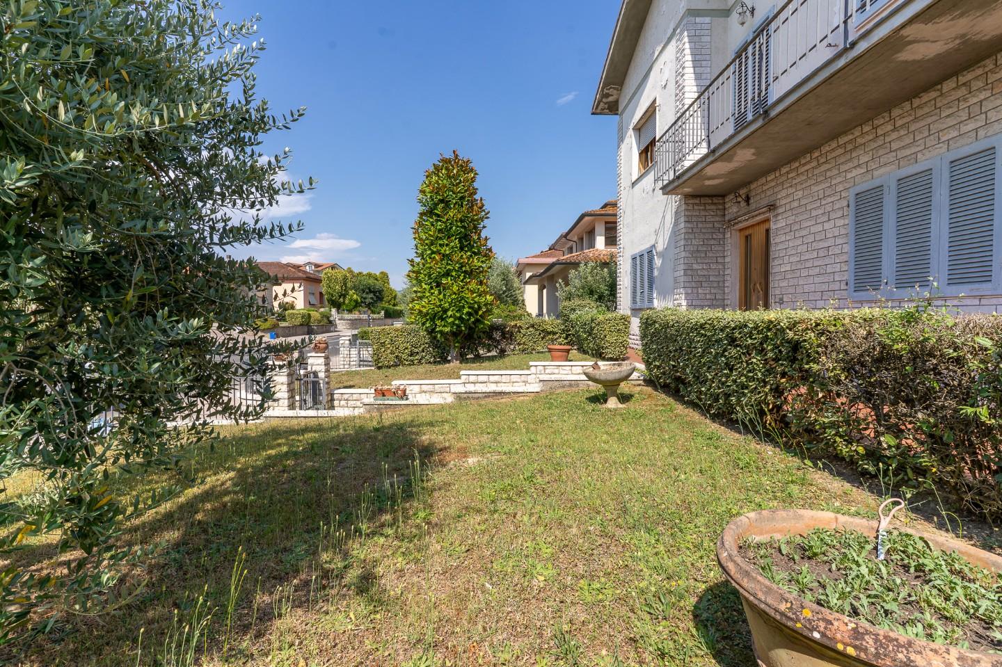 Immagine 5 di Casa bifamiliare in vendita  a Cerreto Guidi