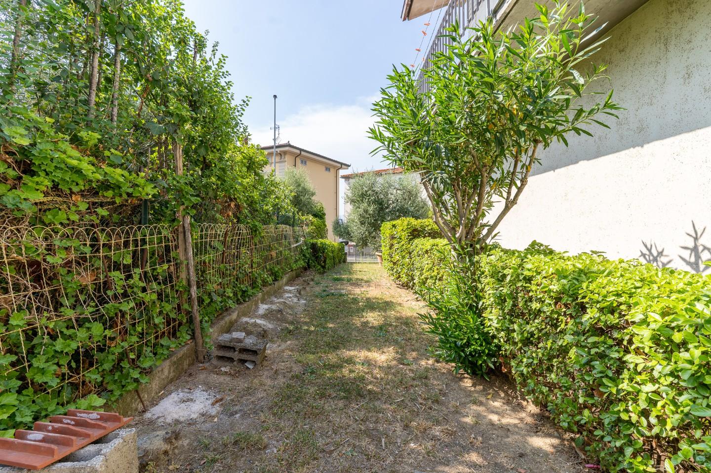 Immagine 25 di Casa bifamiliare in vendita  a Cerreto Guidi