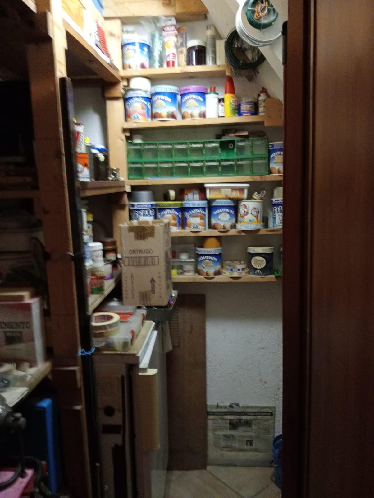 Immagine 22 di Appartamento in vendita  a Lerici