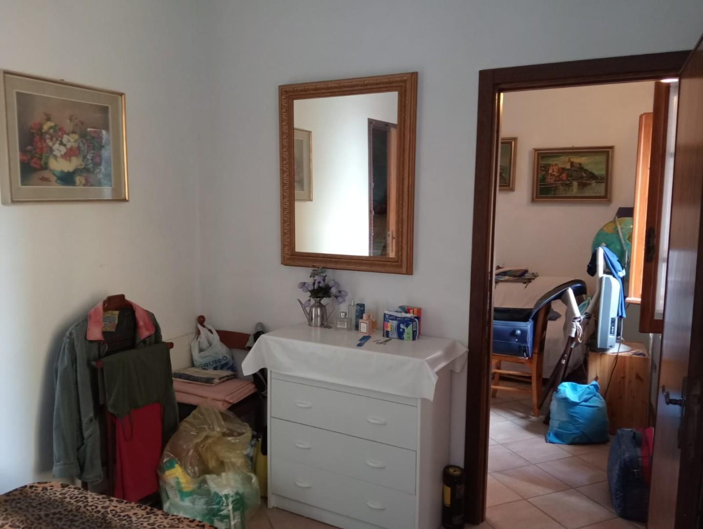 Immagine 13 di Appartamento in vendita  a Lerici