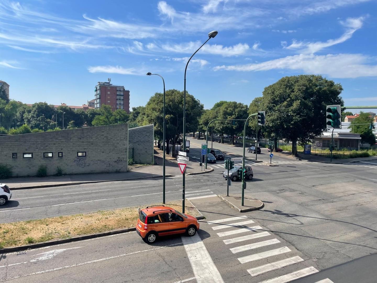 Immagine 50 di Appartamento in vendita  a Torino