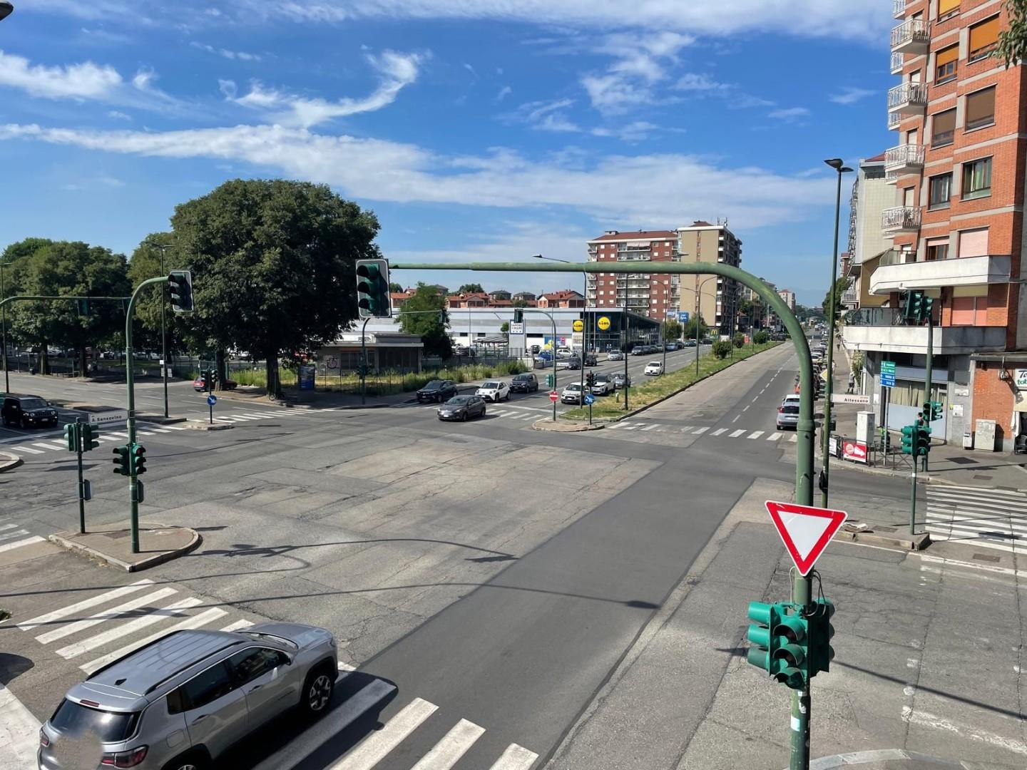 Immagine 52 di Appartamento in vendita  a Torino