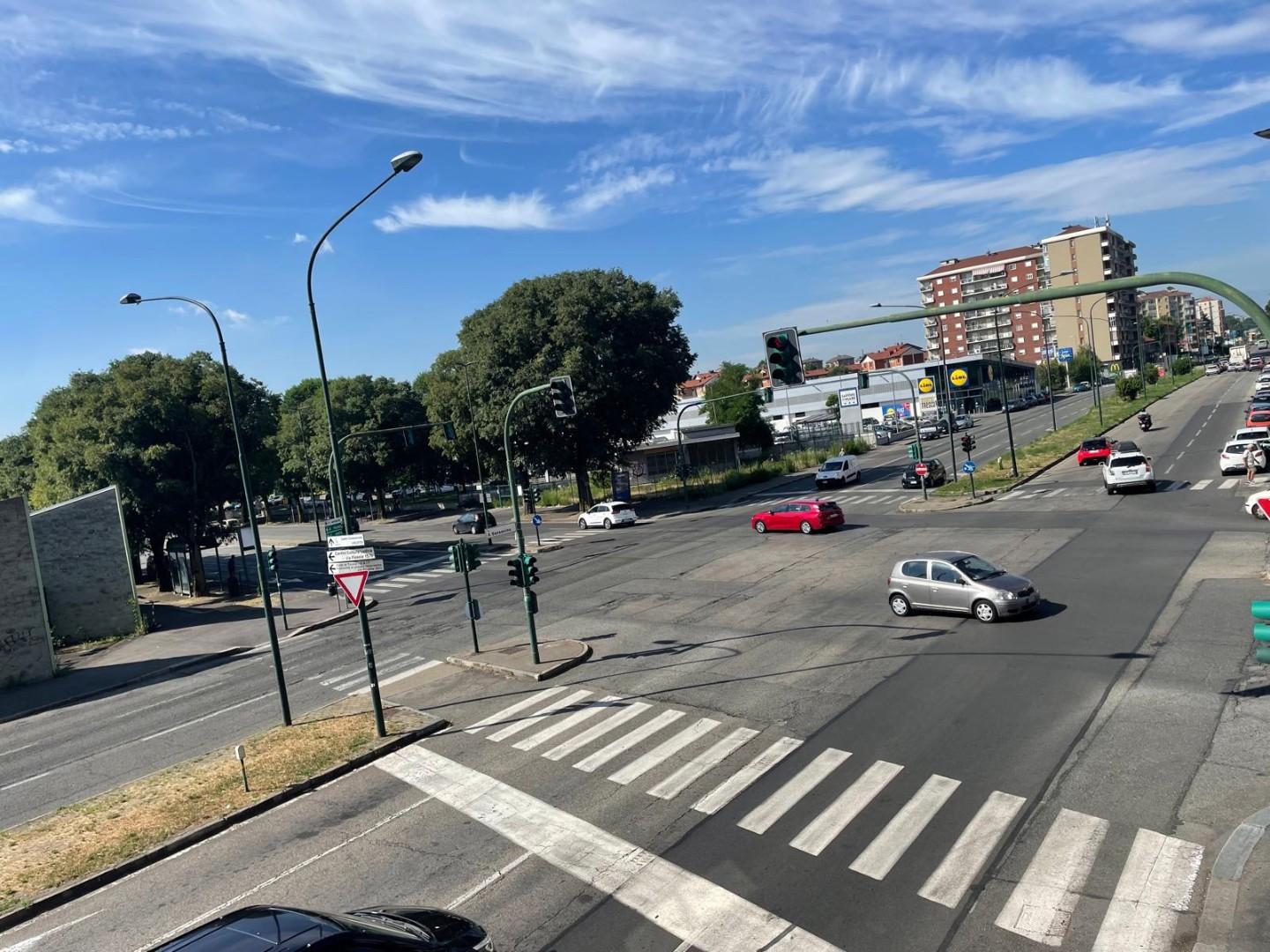 Immagine 12 di Appartamento in vendita  a Torino