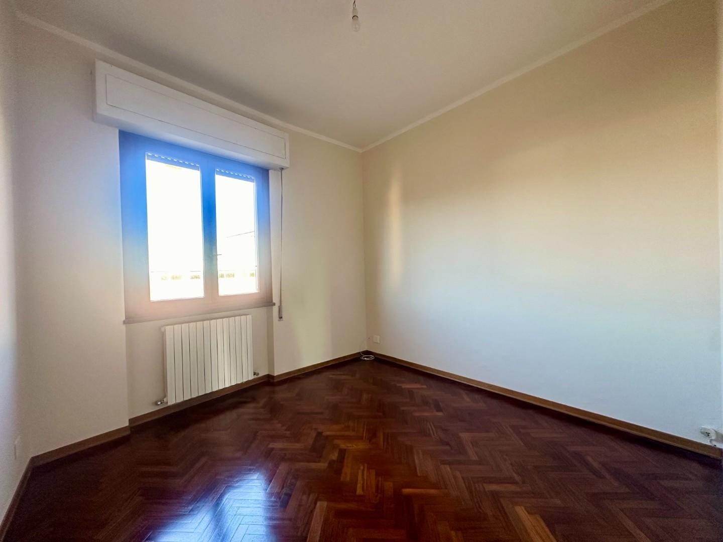 Immagine 11 di Appartamento in affitto  a Lucca