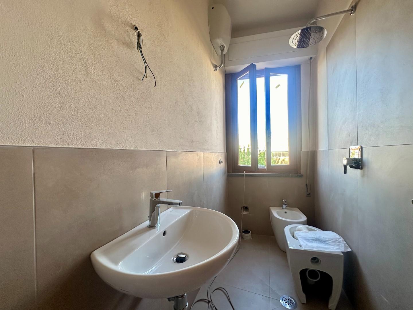 Immagine 15 di Appartamento in affitto  a Lucca