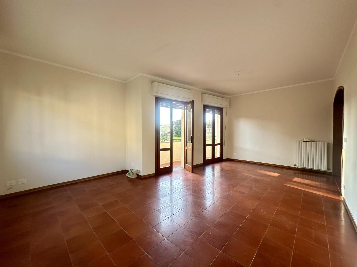 Immagine 2 di Appartamento in affitto  a Lucca