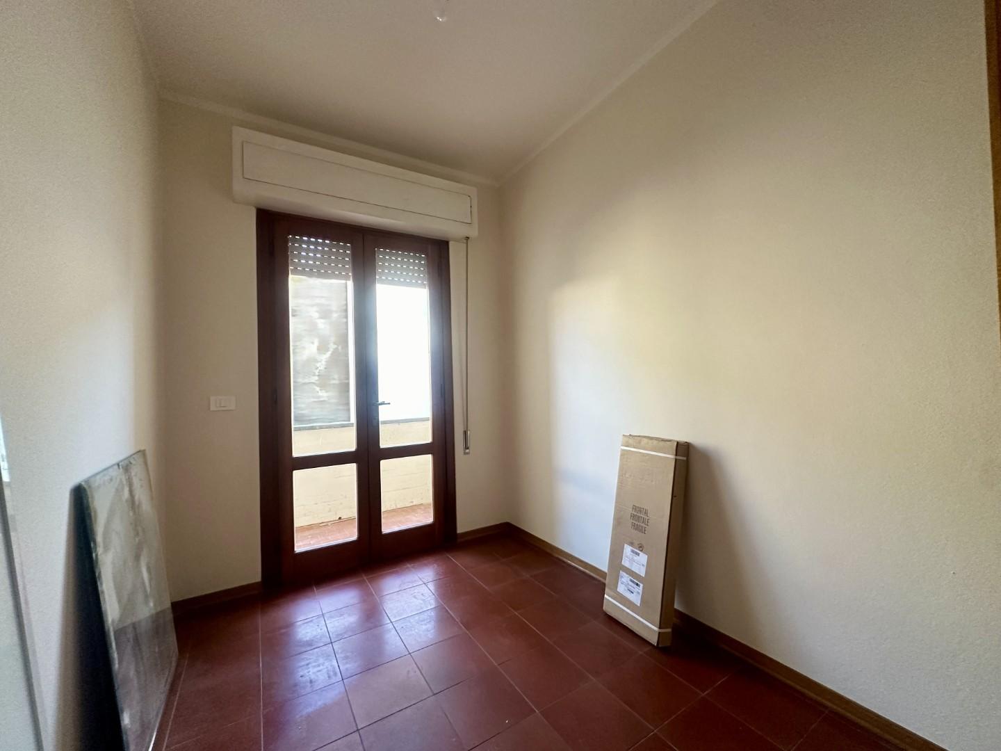 Immagine 14 di Appartamento in affitto  a Lucca