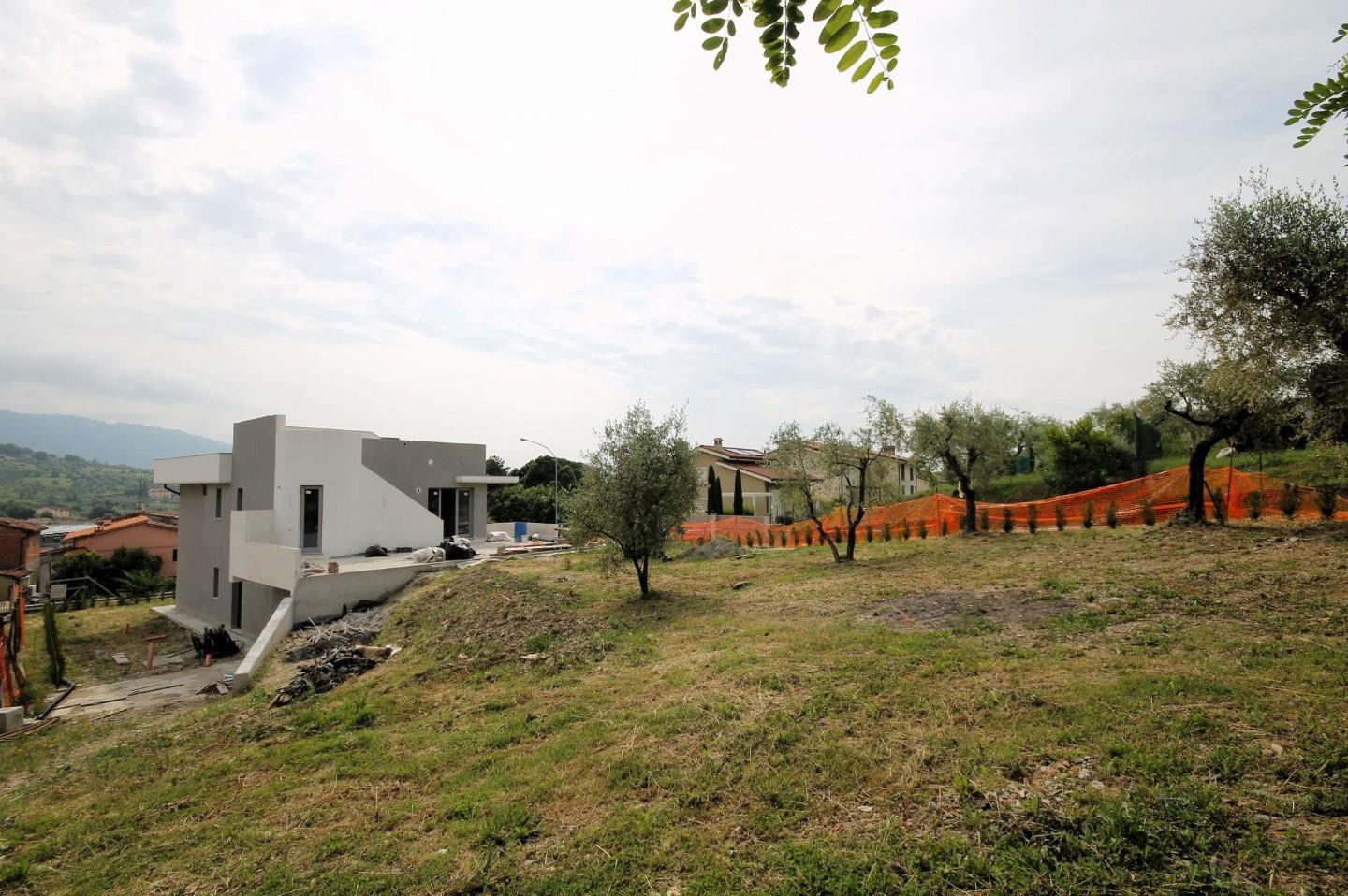 Immagine 5 di Villa in vendita  a Capannori