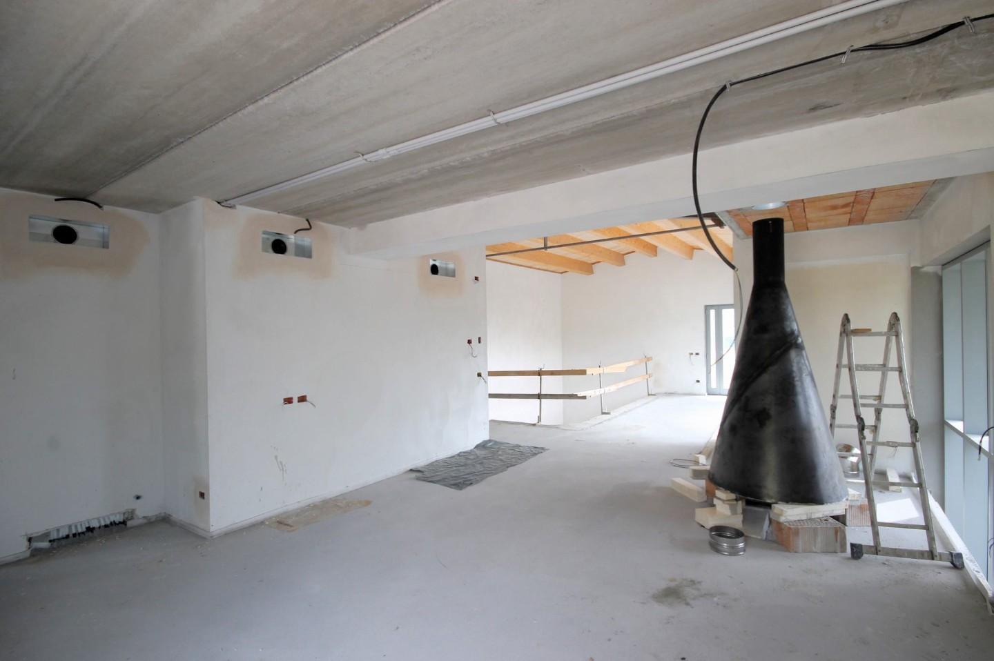 Immagine 9 di Villa in vendita  a Capannori