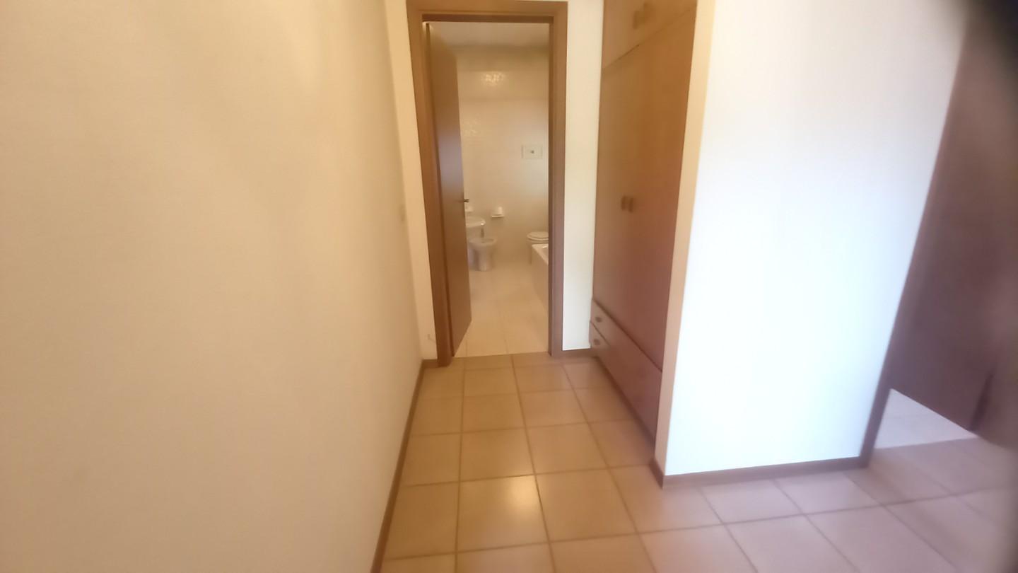 Immagine 11 di Appartamento in vendita  a Camaiore