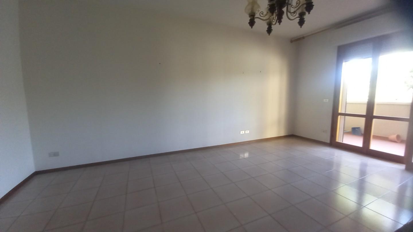 Immagine 3 di Appartamento in vendita  a Camaiore