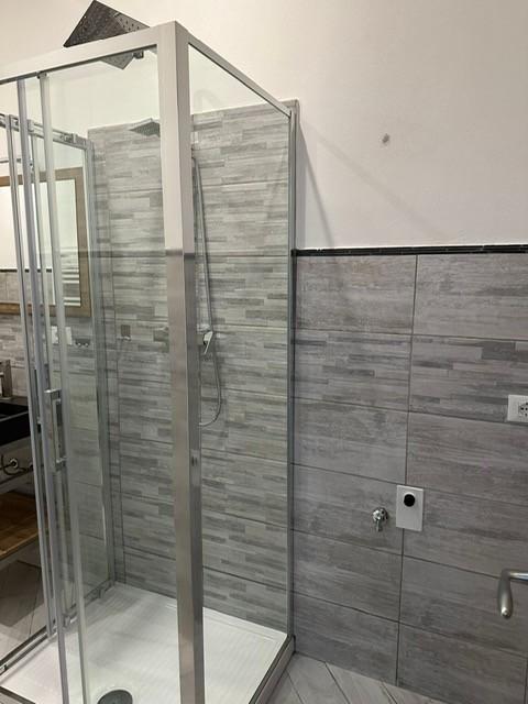 Immagine 5 di Porzione di casa in affitto  a Carrara