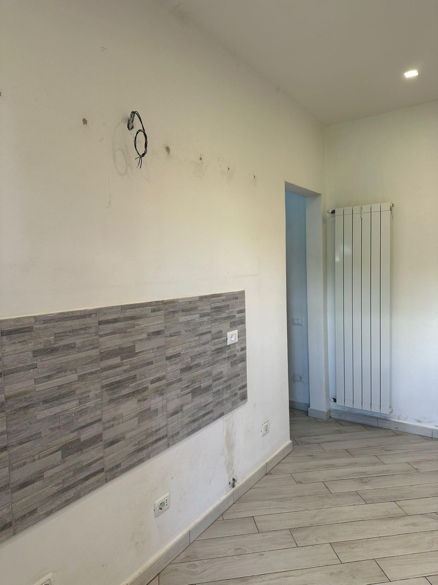 Immagine 2 di Porzione di casa in affitto  a Carrara