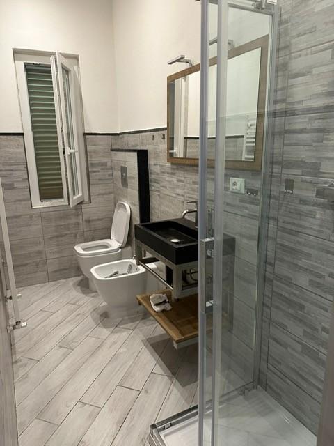 Immagine 6 di Porzione di casa in affitto  a Carrara