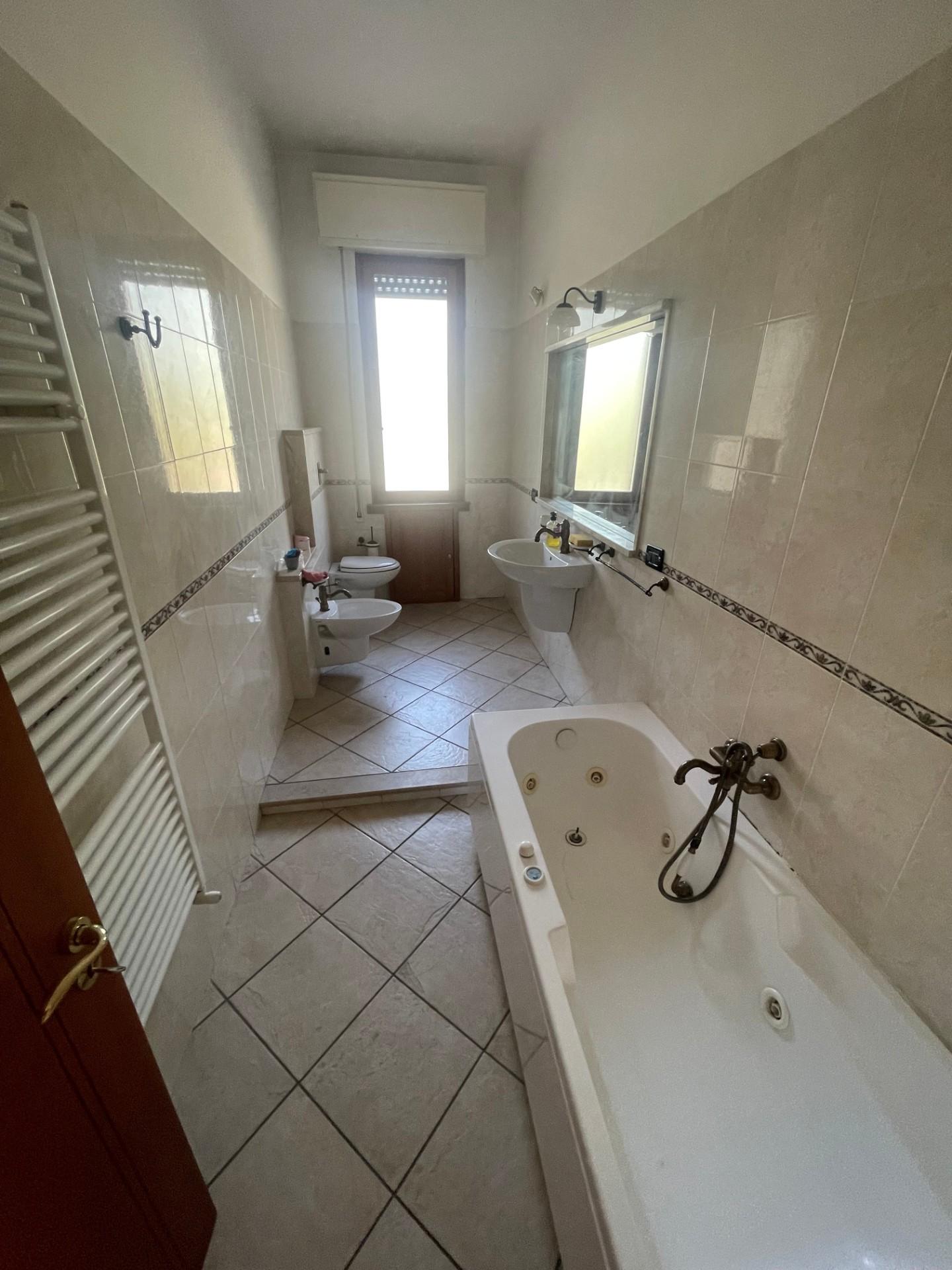 Immagine 5 di Appartamento in vendita  a Poggibonsi