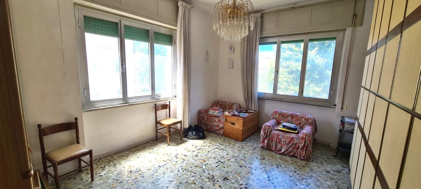 Immagine 10 di Appartamento in vendita  a Livorno