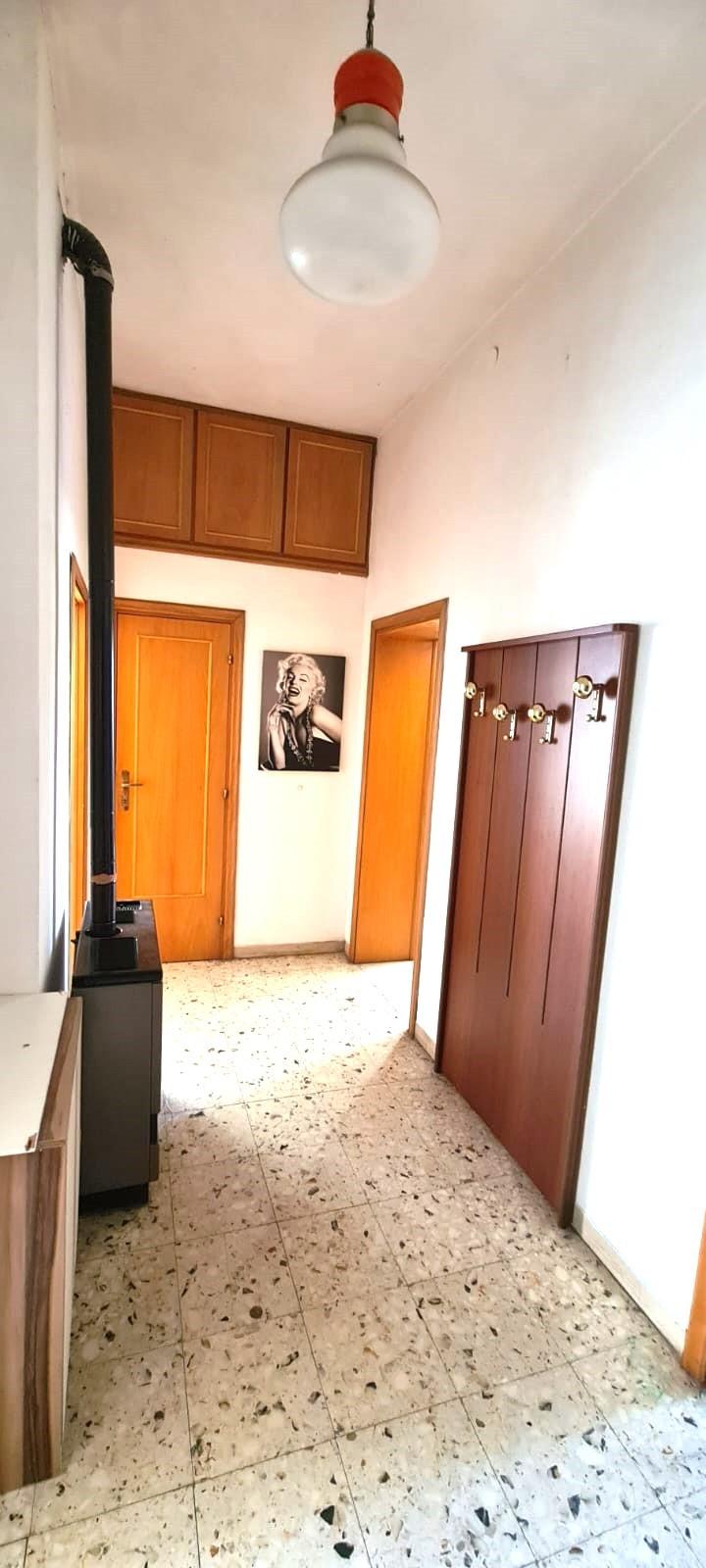 Immagine 11 di Appartamento in vendita  a Livorno