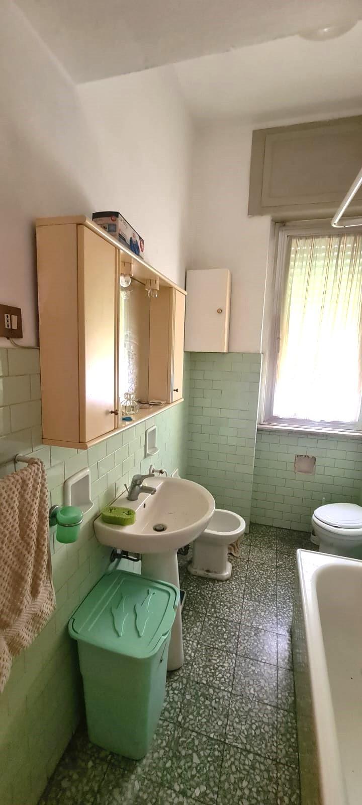 Immagine 12 di Appartamento in vendita  a Livorno