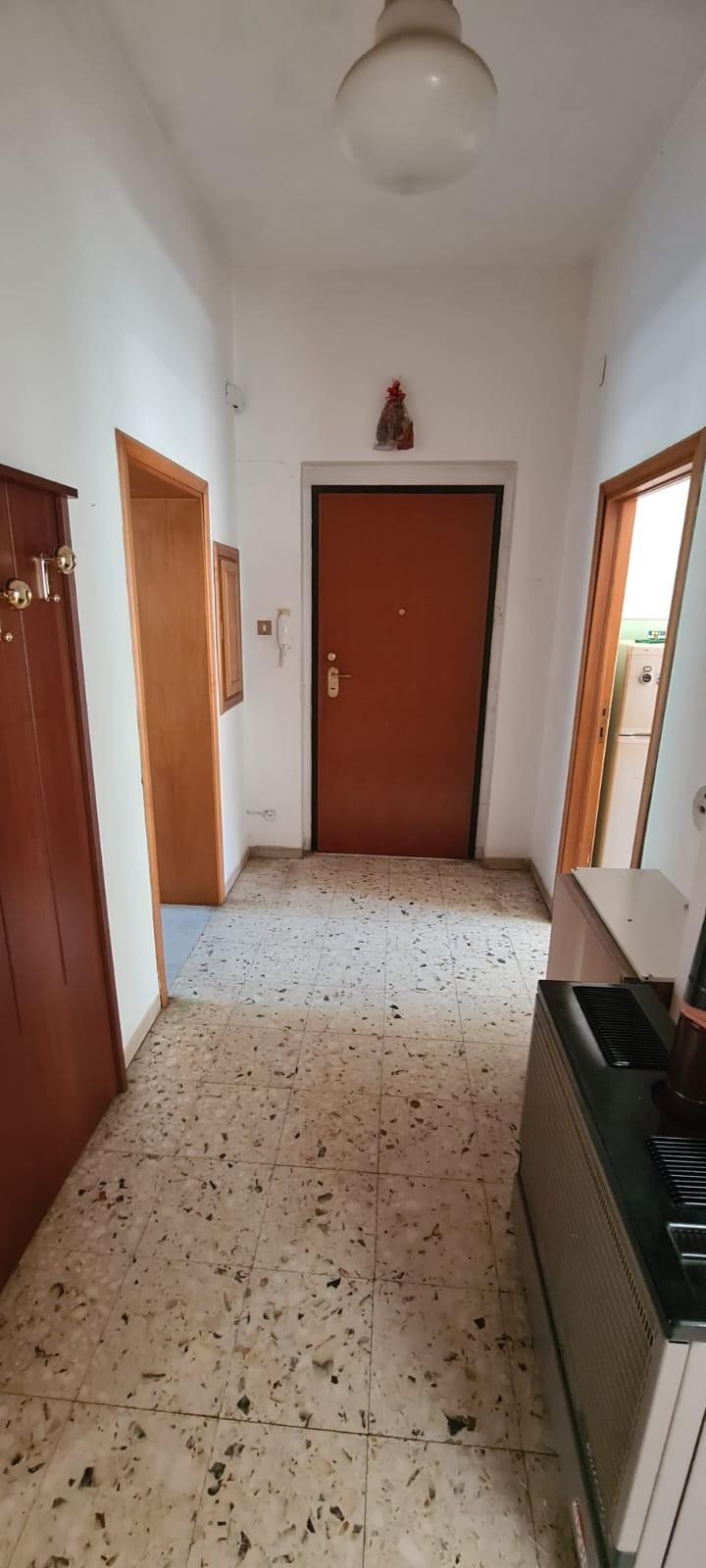 Immagine 1 di Appartamento in vendita  a Livorno