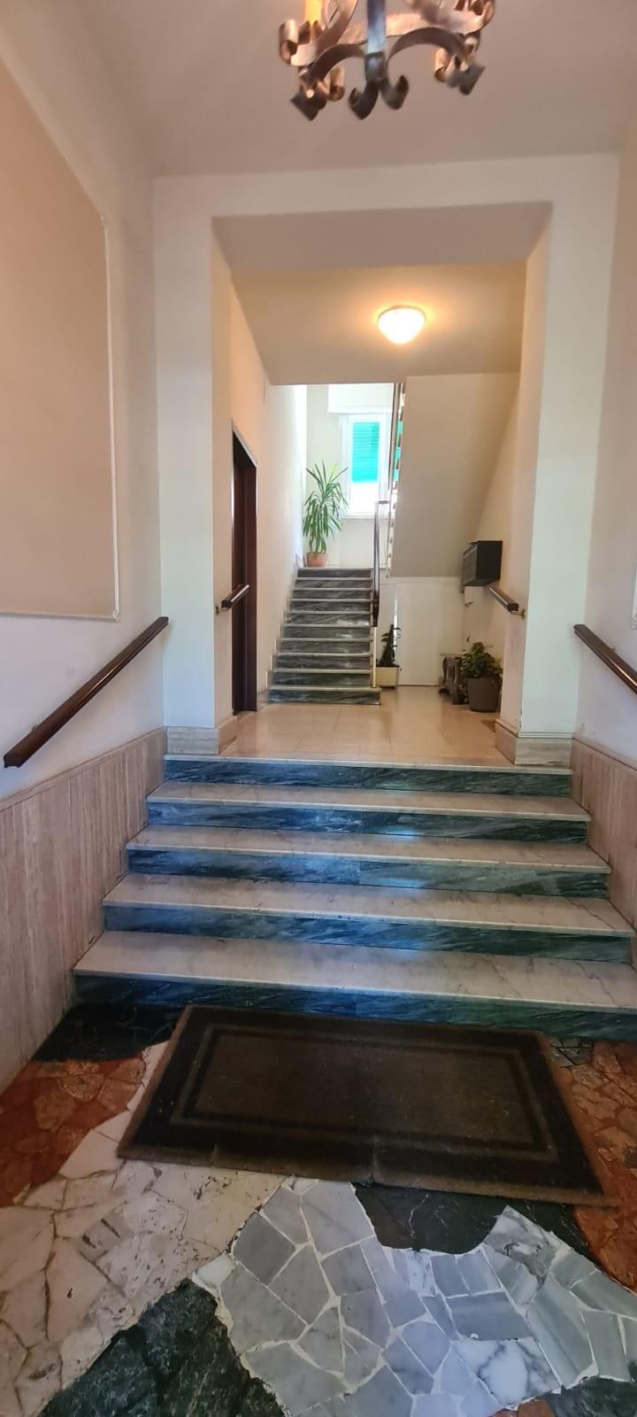 Immagine 17 di Appartamento in vendita  a Livorno