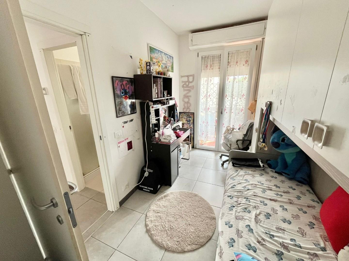 Immagine 4 di Appartamento in vendita  a Massa