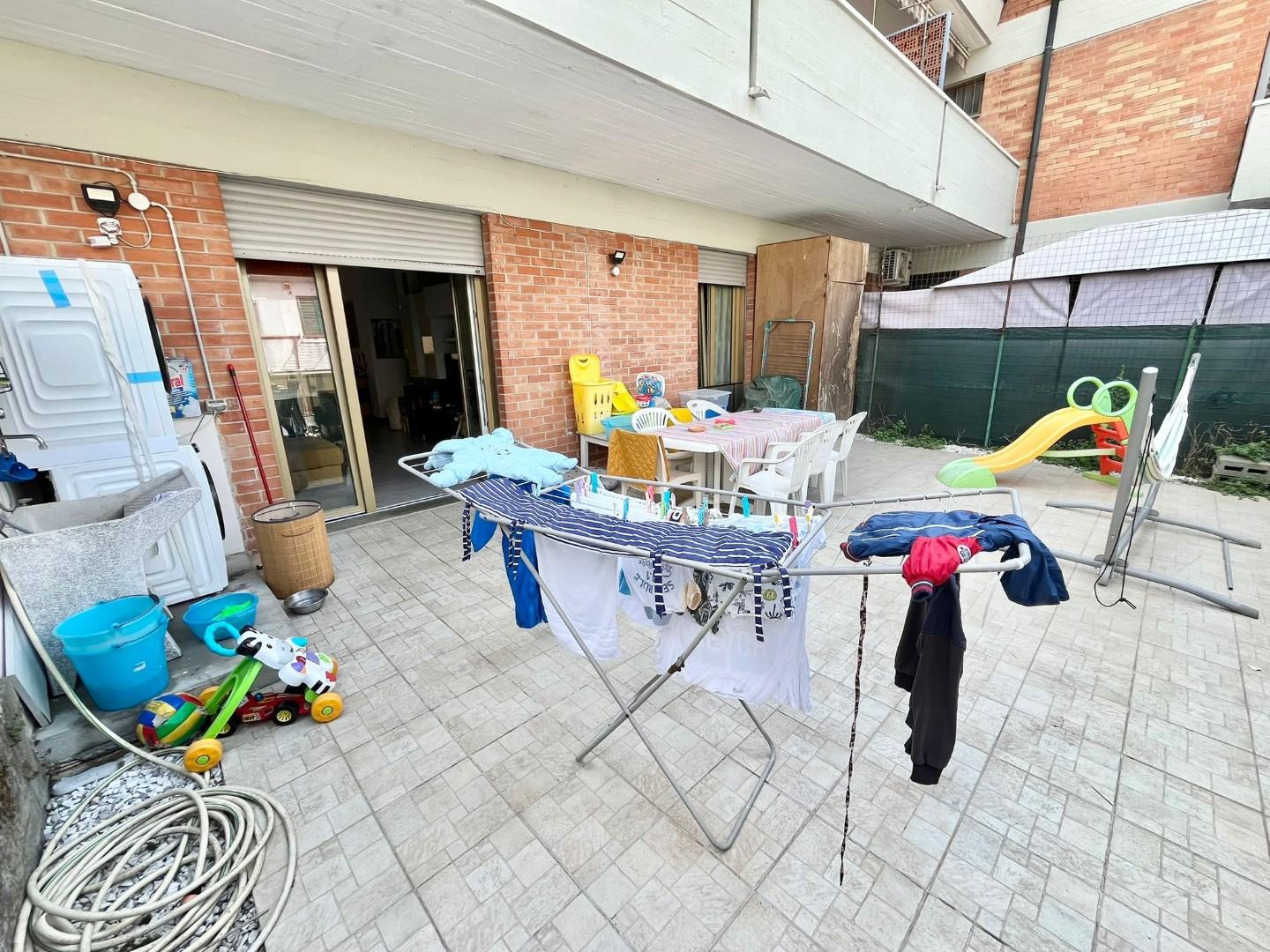 Immagine 13 di Appartamento in vendita  a Massa