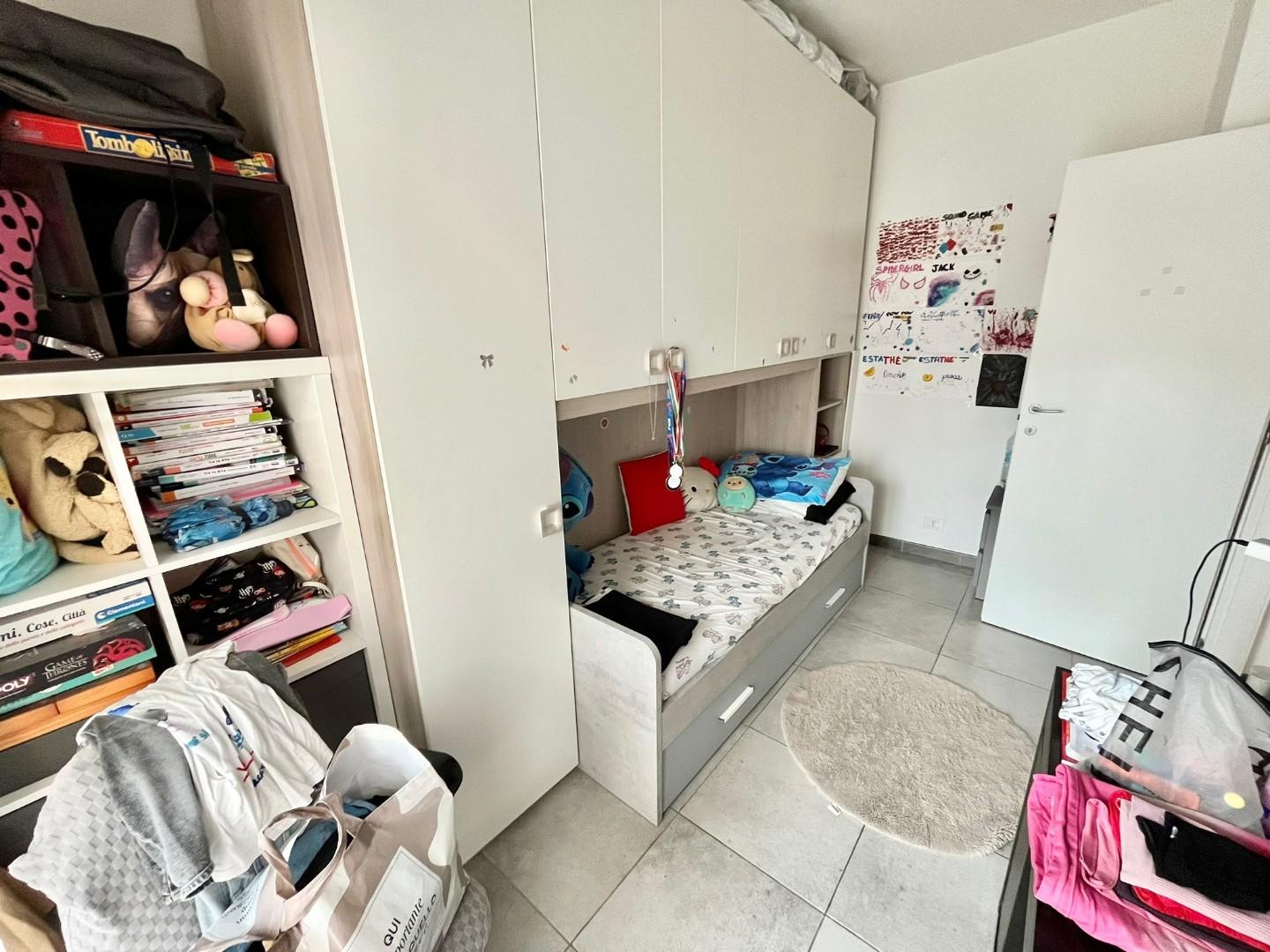 Immagine 11 di Appartamento in vendita  a Massa