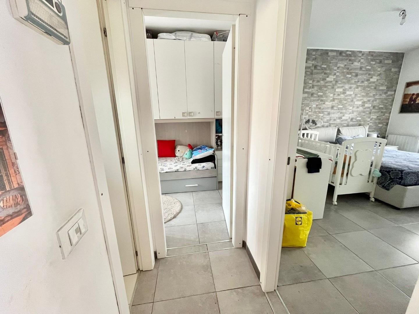 Immagine 3 di Appartamento in vendita  a Massa