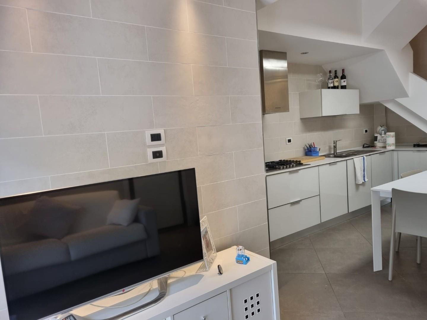 Immagine 2 di Villetta a schiera in vendita  a Massa