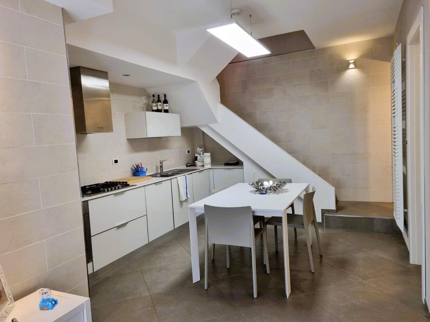 Immagine 6 di Villetta a schiera in vendita  a Massa