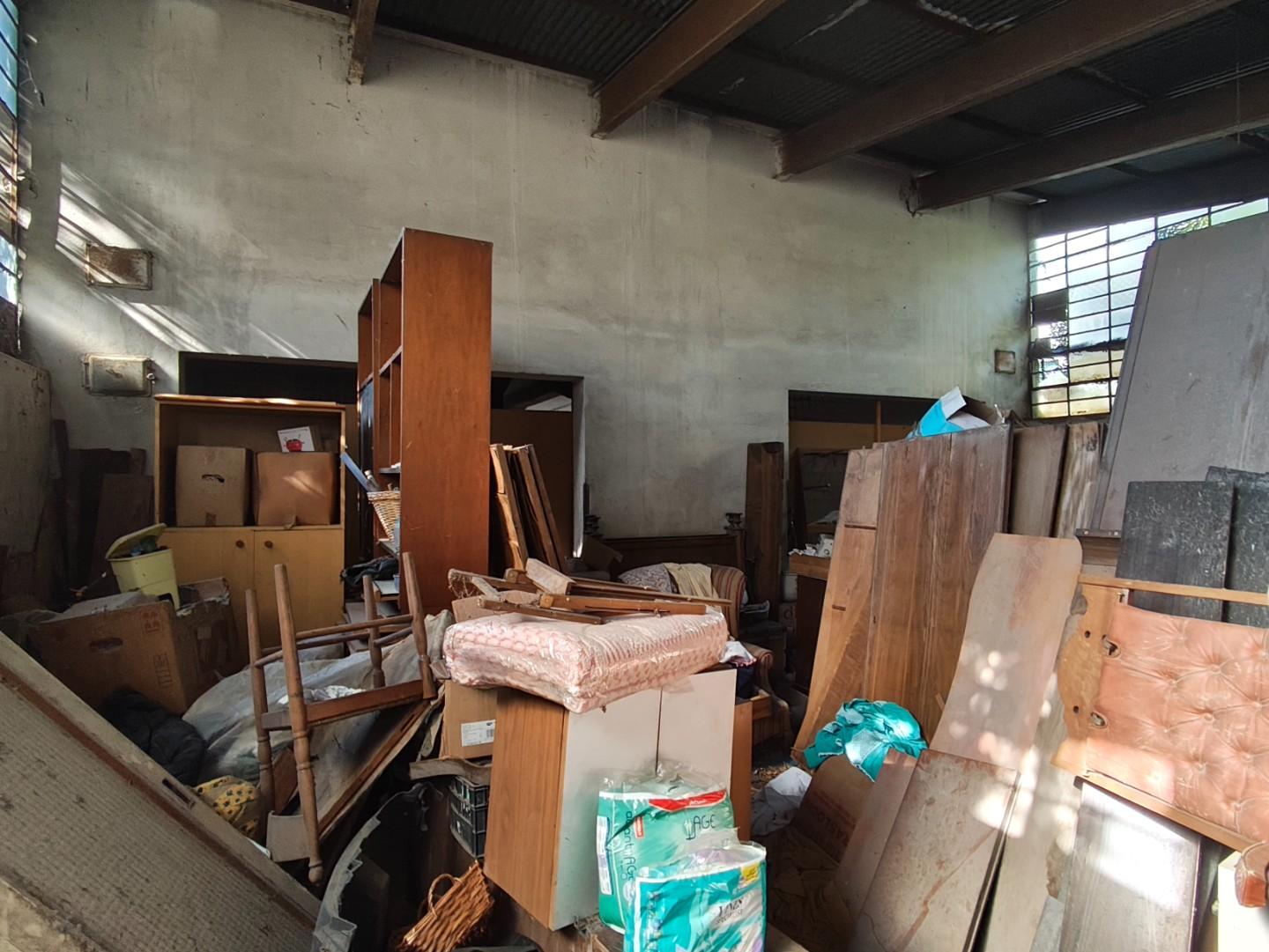 Immagine 16 di Magazzino in vendita  a Lucca