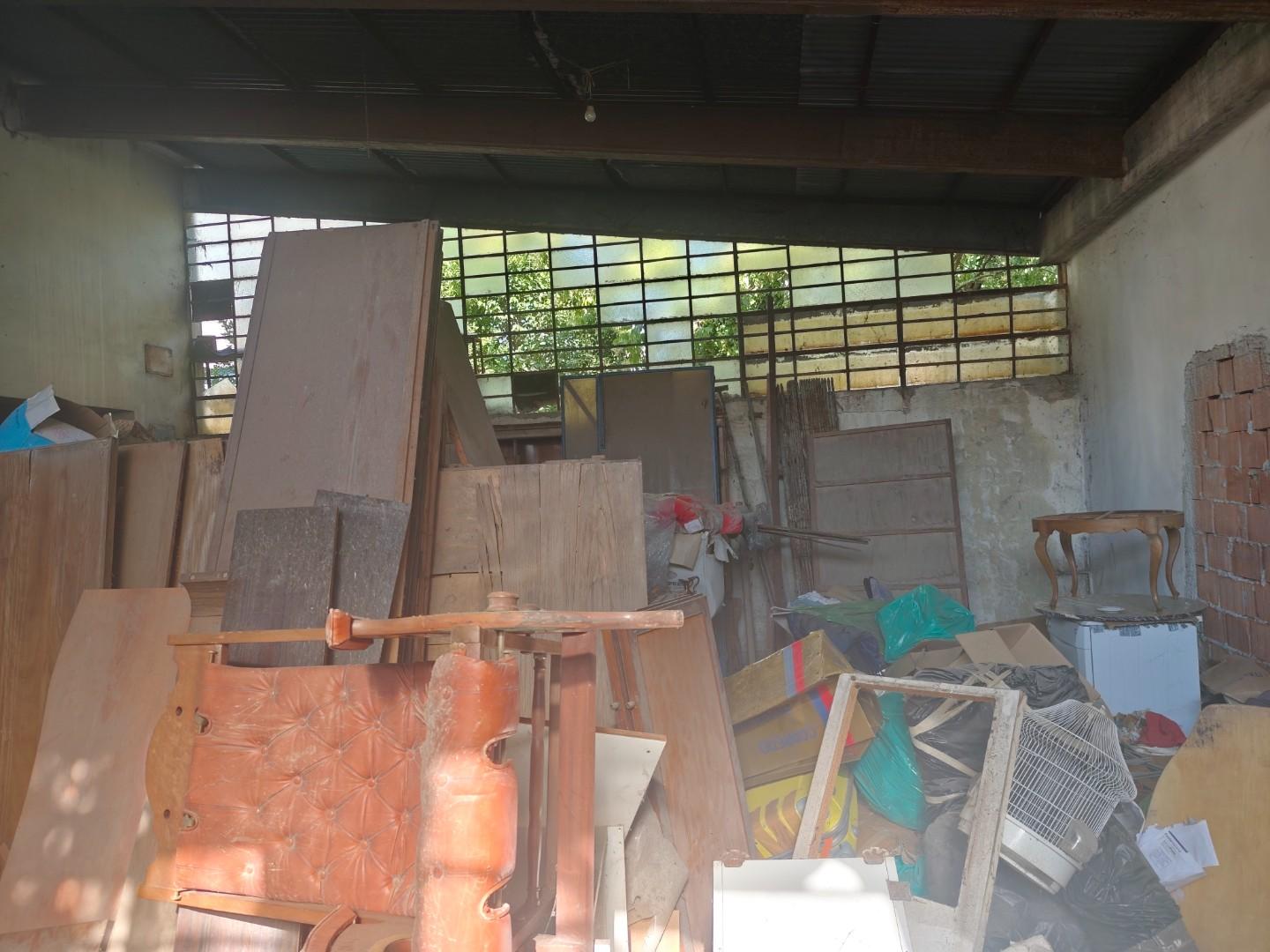 Immagine 13 di Magazzino in vendita  a Lucca