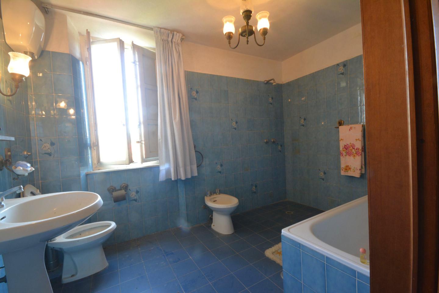 Immagine 14 di Casa bifamiliare in vendita  a Capannori